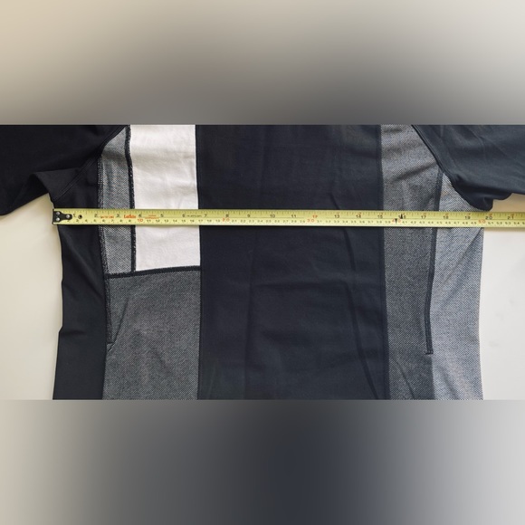 Rare Lululemon Crew Neck Pullover - Picture 3 of 5